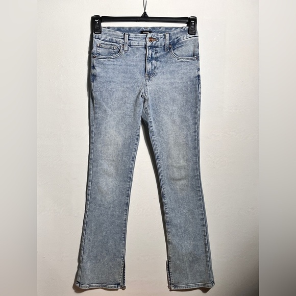 Express Mid Rise Medium Wash Skyscraper Ultrahyperstretch Jeans 0 2 4 Short - Picture 3 of 13